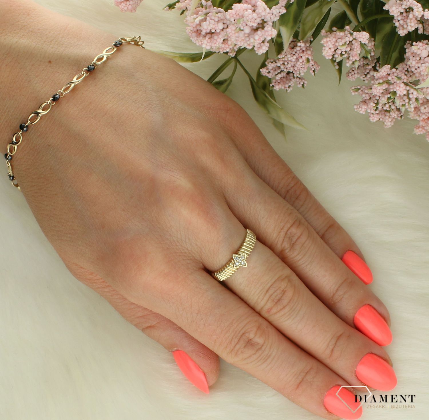 Złoty pierścionek damski 375 koniczynka z cyrkoniami PI 7065 375 (1).jpg